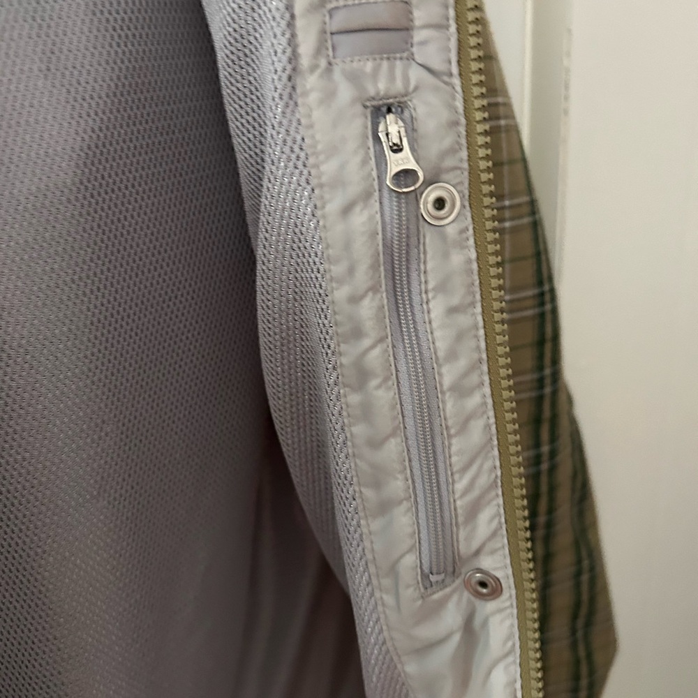 EUC NIKE SNOWBOARDING Plaid Hooded Jacket with Button/zipper closure, many pkts - Picture 7 of 10